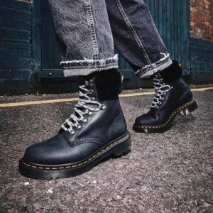 BRAND NEW Dr. Martens 1460 Serena Collar Faux Fur Lined Lace Up Boot UK 7 / US 9